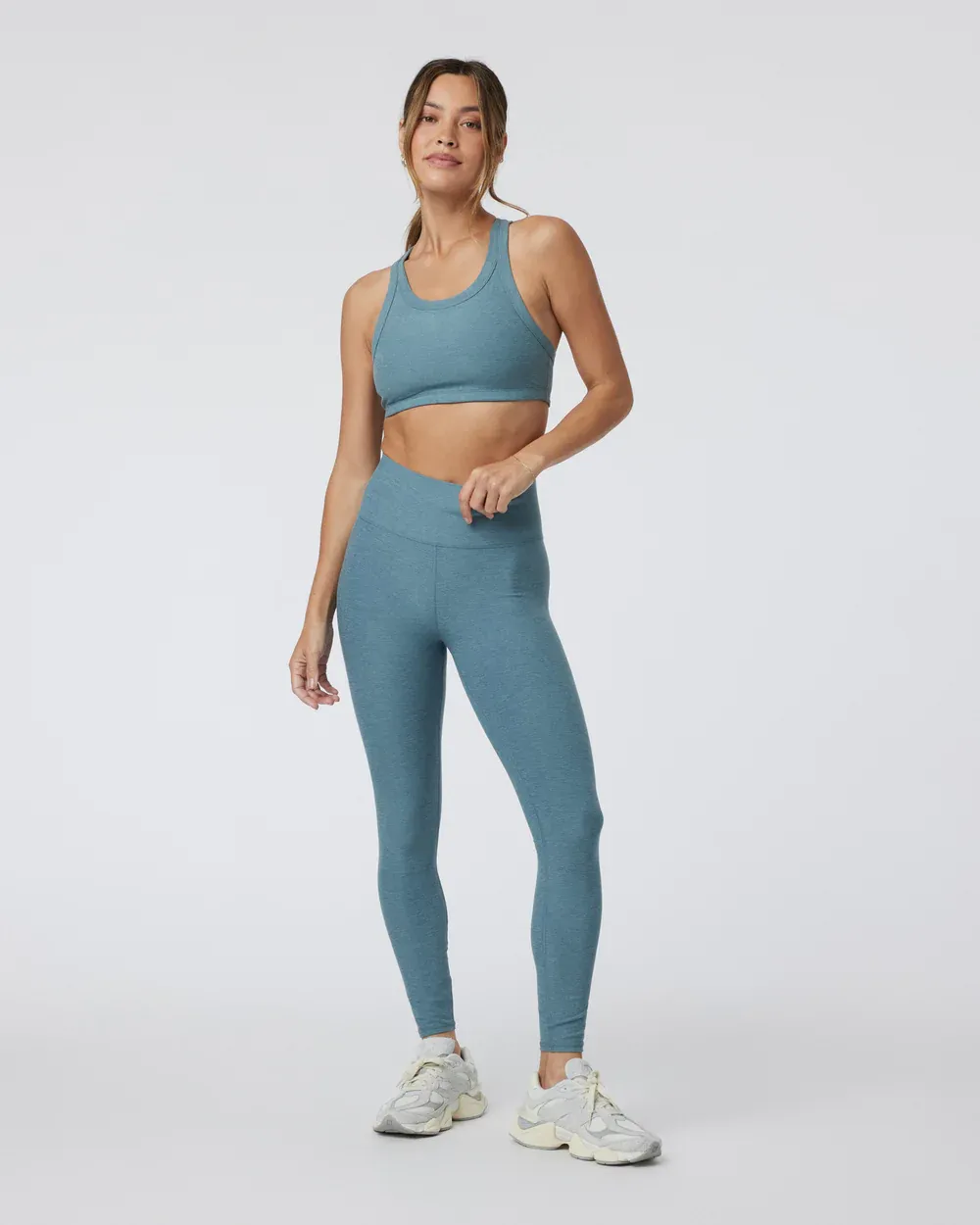 ブルーハワイ VUORI Women's Elevation Racer Bra SMOKE BLUE HEATHER
