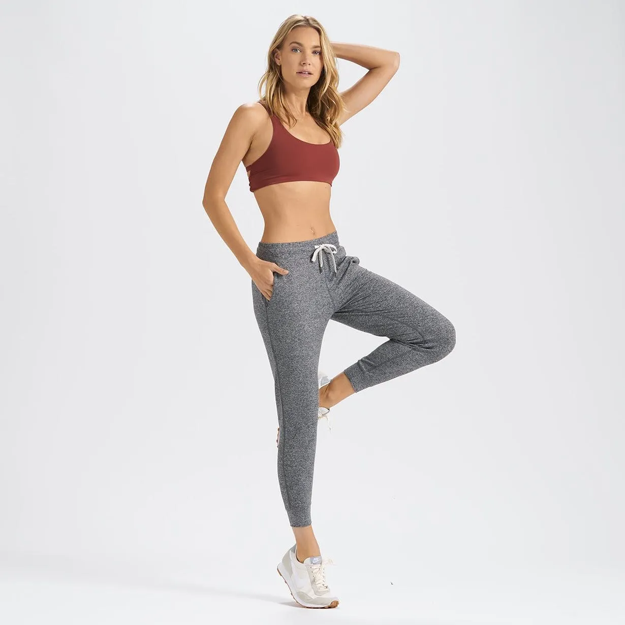 VUORI Women's Performance Jogger HEATHER GREY